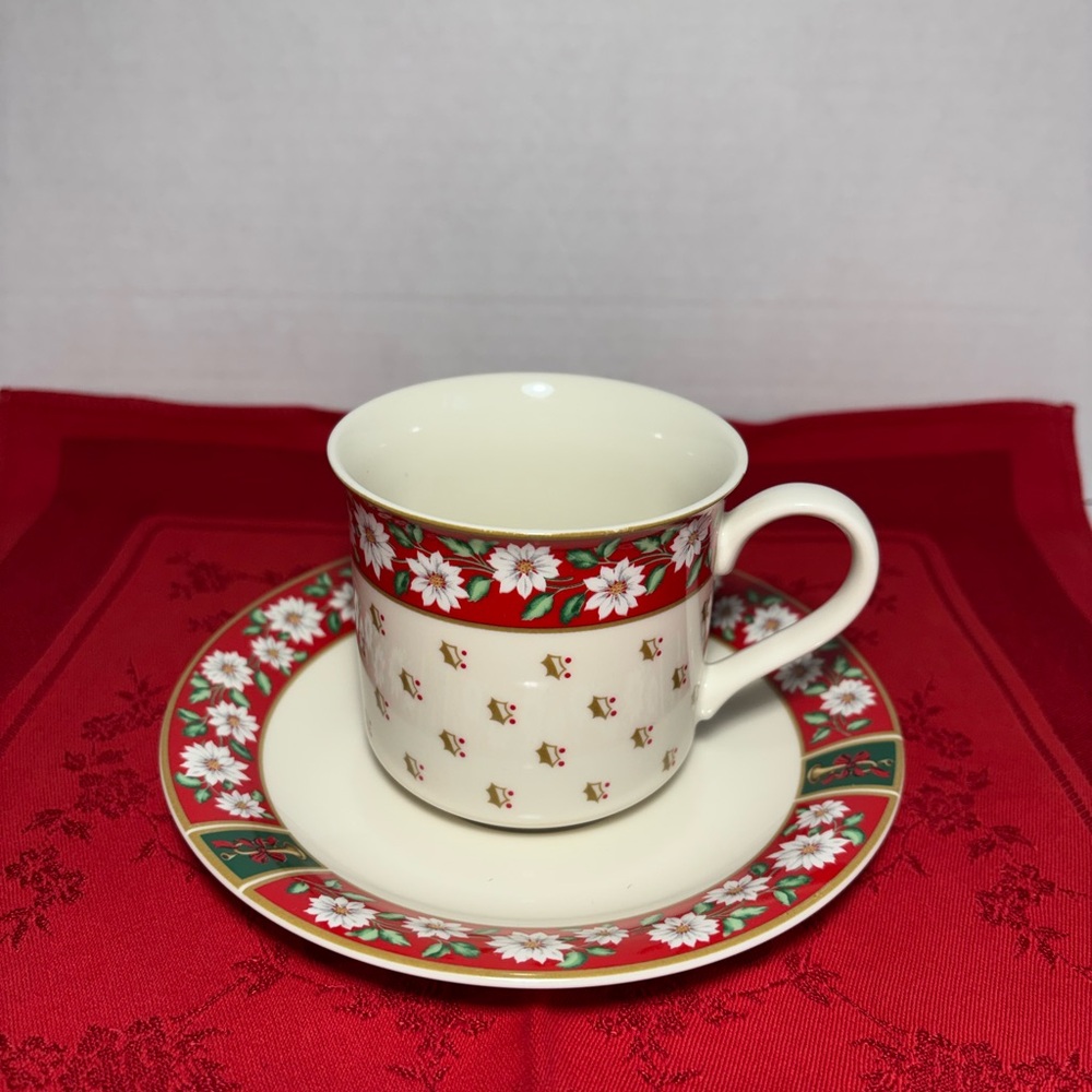 Charlton Hall By Kobe Cup And Saucer Set Japan Red Green Floral Christmas